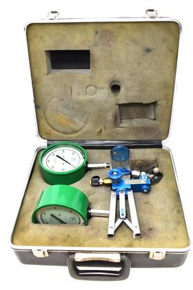 25544-27b52 3d Instruments 8105-300 Vintage Gauges Set 0-3000k Psi Model With Pump