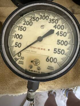 Acco W-600-30-5 Helicoid Pressure Gauge 0-600 Psi Side/bottom Mount 4.5 In 1/2