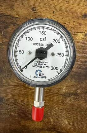 24504-26b94 Accu-drive Sierra Precision 0-300 Psi Process Pressure Gauge 2.5 Inch 1/4 Npt Incon