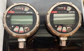 711e-20 Ametek Crystal Xp2i Digital Test Gauge 15 000 Psi Bottom Mount Mp