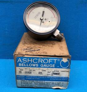 1190a Ashcroft 35 Bellows Gauge In H2o 02l Brass Socket