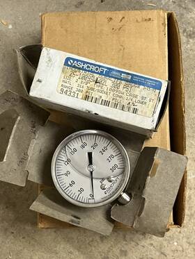 Ashcroft 1ja92334-009 Industrial Duralife Gauge 0-3000 Psi 2-1/2 Inch 1/4npt New