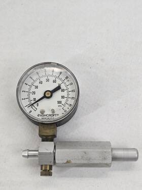733-01 Ashcroft Pressure Gauge With An Attached Fitting 733-01 Ashcroft Pressure Gauge With An Attached Fitting