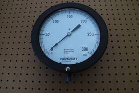 85-1377-as-02l4-300 Ashcroft 85-1377-as-02l4-300# Duragauge Pressure Gauge 8.5 Inch Face 1/2 Rear