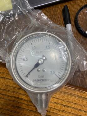 D-52499 Ashcroft 2.5 Bar 4 Inch Pressure Gauge 1/2 Bottom Mount Ss