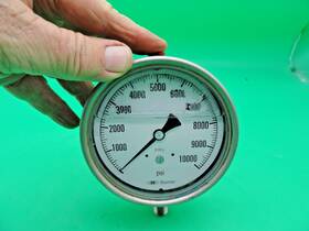 En837kl16 Baumer 1/4 Inch Bottom Mount 0-10 000 Psi Full Stainless Gauge 4 Face Used