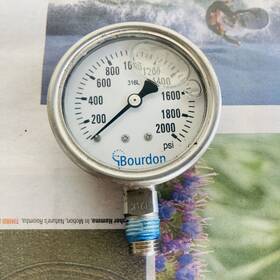 437u56 Bourdon Pressure Gauge To 300 Psi 2 1/2 In Dial 1/4 Npt Male Calibrated