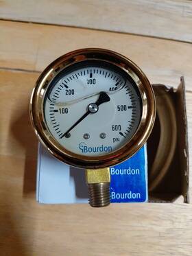Mag3-d52.h27 Bourdon Pressure Gauge To 600 Psi Range 2.5 Inch Case 1/4 Npt Lm