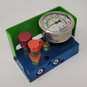 90.406.p1n Dadco Dpg-3rb Oil Filled Gauge 63mm Dia 0-300bar/0-5000psi With