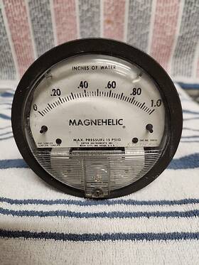 02-03-010 Dwyer Magnehelic Differential Pressure Gauge - 0-1 Inch Of Water