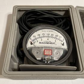 102004-00 Dwyer 2000 Magnehelic Differential Pressure Gauge