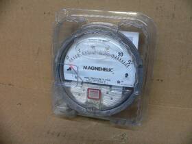 102013-00 Dwyer Mdl 2025 Pressure Gauge Brand New