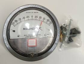 102032-00 Dwyer Magnehelic Differential Pressure Gage 15 Psig Model 2300-0