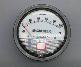 161985-00 Dwyer Magnehelic Pressure Gauge 0-100 Mbar