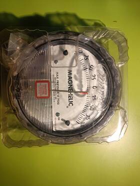 2302 Dwyer 187108488951 Instruments Magnehelic Differential Pressure Gauge #2302