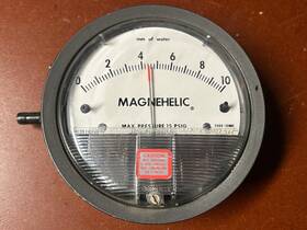2000-10mmc Dwyer Magnehelic Pressure Gauge 0-10 Mm Of Water Untested