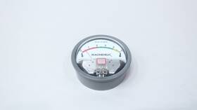 2005-g-r-y Dwyer Magnehelic 4in Differential Pressure Gauge 0-5in-h2o 1/8in