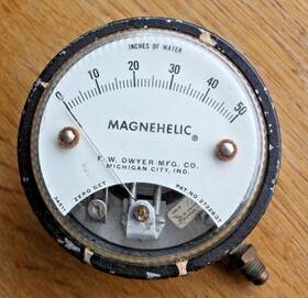34511 Dwyer Used Magnehelic Differential Pressure Gauge To 50 Inches Of Water