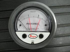 169754-00 Dwyer Instruments Photohelic Pressure Gauge 0-3 Kpa