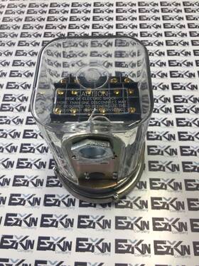 3006sgt Dwyer Instruments Photohelic Switch Gage Transmitter