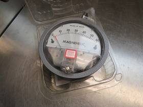 Dwyer W25ab 2060 Gauge 15 Psig Eb