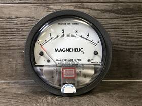 W30aa-ar Dwyer W30aa Ar 0-5 Inches Of Water Magnehelic Pressure Gauge