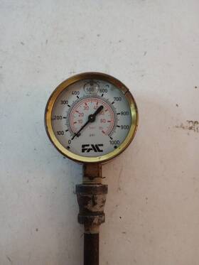 43500313 Fac 2 1/2 Inch Pressure Gauge Case Brass Npt Lower Mnt. 0-1000 Psi