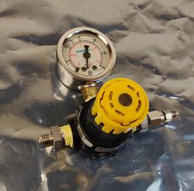 F14r113fc Finite Pressure Regulators 1/4 Inch Npt 300 Psig With Control Guage