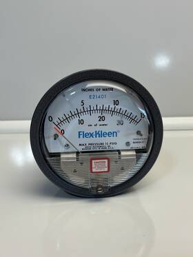 E21401 Flex-kleen Magnehelic Pressure Gauge Water Range 0-15 Inch 15 Psig Max Gray