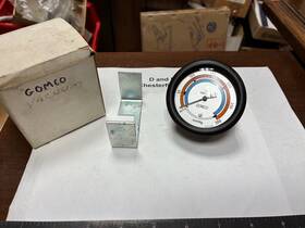 093398 Gomco 2-1/2 Inch Vacuum Gauge - 300 Mmhg Back Mount Nos