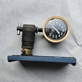 K-7910 Kiene Diesel Cylinder Pressure Indicator Gauge 2000 Psi 4in Face 1/4in