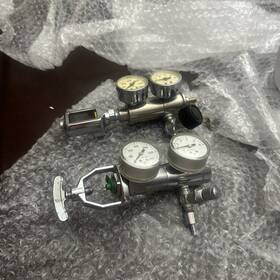 D2sg3845 Linde Usg Gauge Gage 0-3000 Psi Lot Of 2