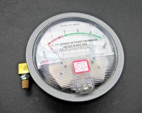W31af Magnehelic Magnahelic 0-5 Inch Inches Of Water Pressure Gage Av Great Condition