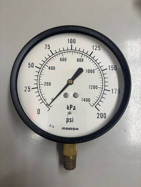 J9054 Marsh Dry Pressure Gauge 4 1/2 Inch Dial To 200 Psi 1/4 Mnpt
