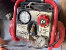 G14493 Marshall Town 0-100psi 2 Inch Face Pressure Gauge With Fittings. 1/2 Fittin