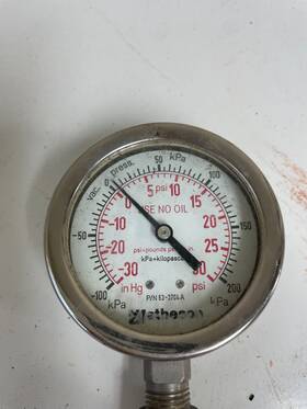 63-3233 Matheson Pressure Gauge Dry 0-3000psi