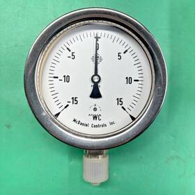 50411 Mcdaniel Controls Inc Pressure Gauge -15- 15 Wc 1/2npt Bottom Mount Fs
