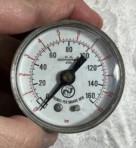 5pg-320-00 Norgren Vintage 1.5 Inch 0-100 Psi 1/8 Pressure Gauges