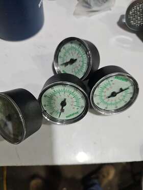 F-r100 Numatics 4 Pcs Ridged Pressure Gauge 0-160psi 0-11bar 1-3/4 Inch 1/8 Npt Wear