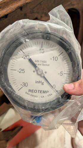 Pt45p1a2p16-d-t Reotemp New 1/2 Npt 4.5 Inch Gauge Open Box Inhg
