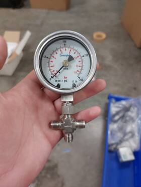 En8371 Swagelok En 837-1 Pressure Gauge 316 Ss 0-200 Psi
