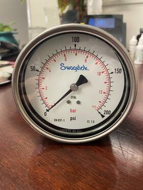 Pgi-100b-pg200-bapx Swagelok New Open Box - G. I. Gauge To 200 Psi 13.8 Bar- No Glycerin Pgi-100b-pg200-bapx Swagelok New Open Box - G. I. Gauge To 200 Psi 13.8 Bar- No Glycerin