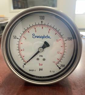 Pgi-100c-pg200-bapx Swagelok Pgi Series Industrial Pressure Gauge - 200 Psi 13.8 Bar- No Glycerin