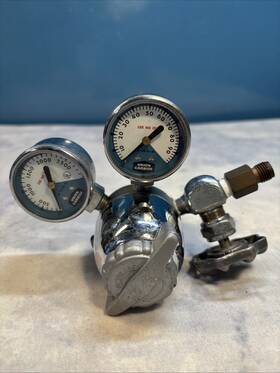 Bu-258i-af Union Carbide Bu-258i-af/29589i / Linde Division Pressure Gauges 0-2500/0-90