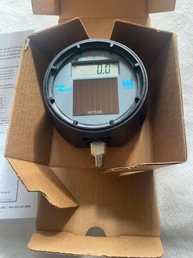 Dugy3-0400-4l Weiss New Solar-powered Pressure Gauge 400 Psi Inch Npt