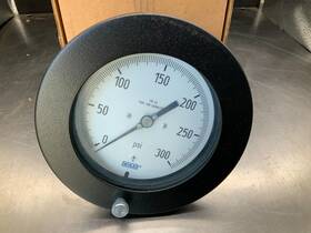 232.25hr Wika 4235852 4.5 Inch Pressure Gauge 300psi 1/2 Npt