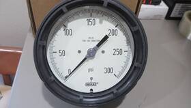 50274112 Wika - Pressure Gauge Type 232.34 0-300 Psi Size 4.5 Inch 1/2 Npt