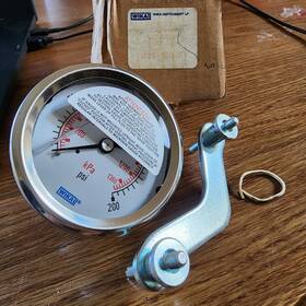 9749497-0003 Wika 233-53-2.5 Gauge 233 53 2.5 1/4 Inch Npt Cbm Range 200 Psi New