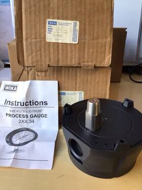 9834745 Wika New In Box Pressure Gauge 232.34. 4.5 Inch - 30inhg/30psi 1/2 Npt