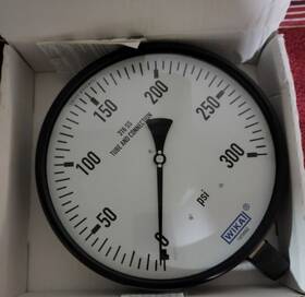 233.50.160 Wika Instrument Corporation 50021915 6 Inch Stainless Steel Liquid Filled Pressure Gauge. 300 Psi